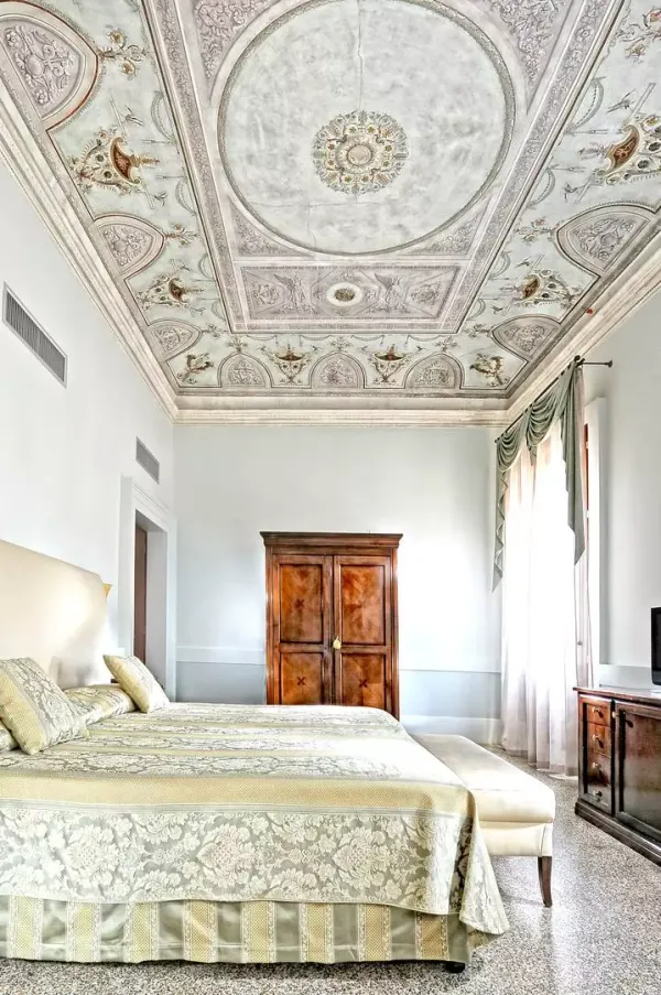 Romantic Venice Escape